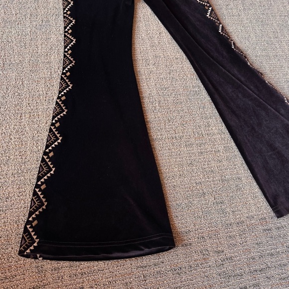 Free People x Driftwood Farrah Embroidered Velvet Pull on Flares S pants flared - Picture 10 of 11